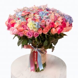 Delicate Floral Arrangement - Rosesland USA